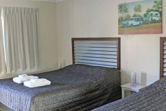 killarney-sundown-motel-room-single-beds
